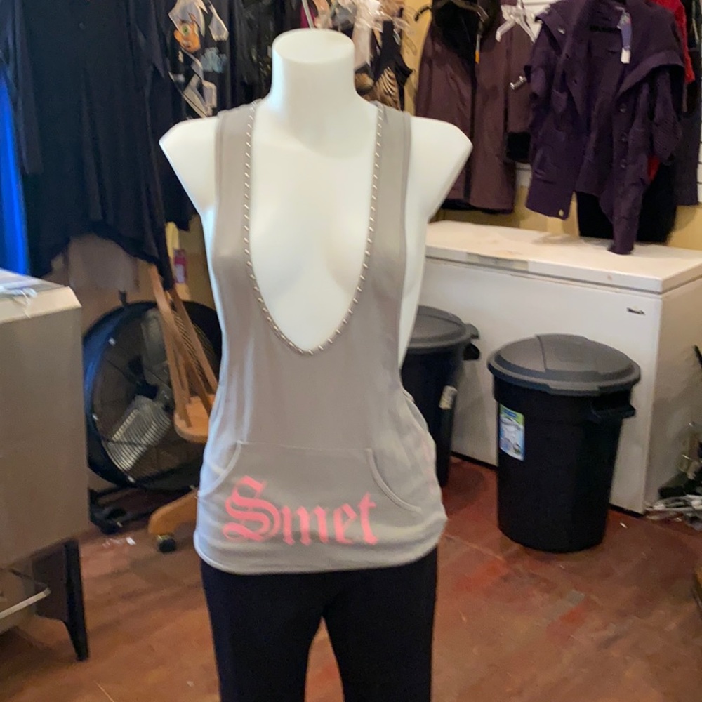 Tank top with kangaroo pocket